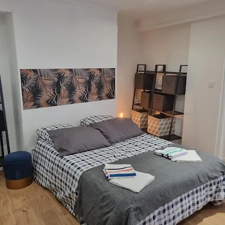 Cozy A 100 M Des Halles Apartment *