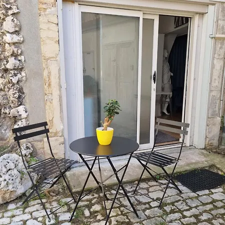 Cozy A 100 M Des Halles Apartment *