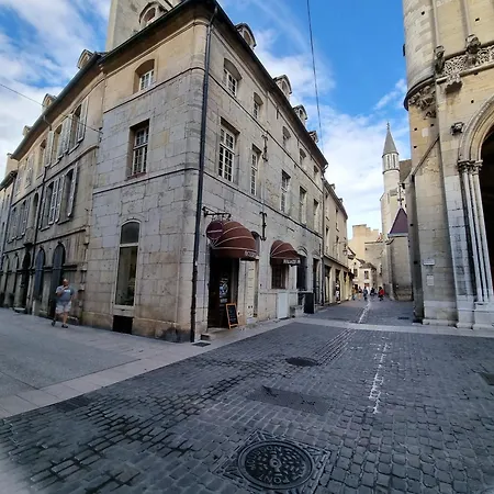 Cozy A 100 M Des Halles Apartment Dijon